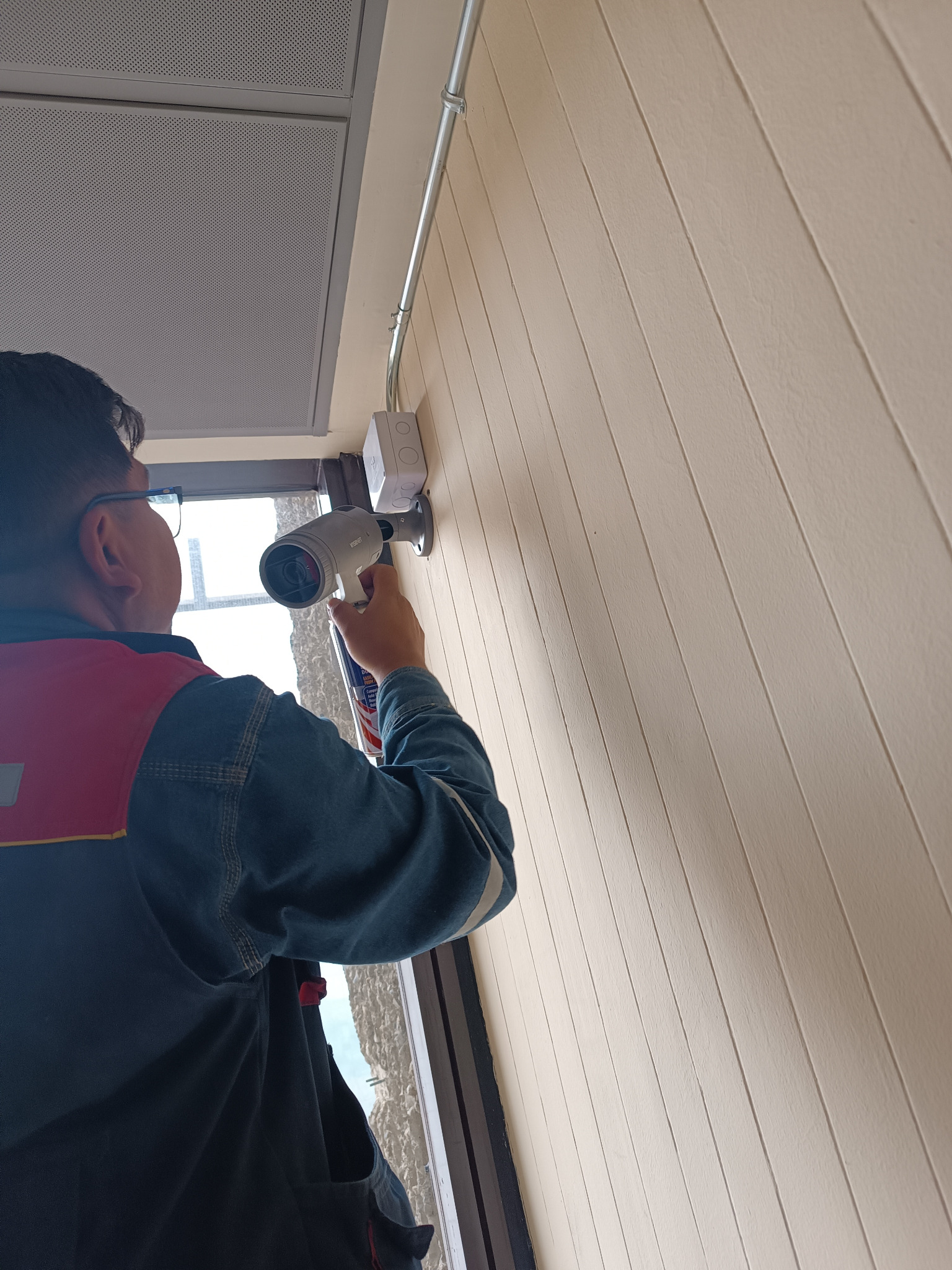Instalación de cámara de seguridad