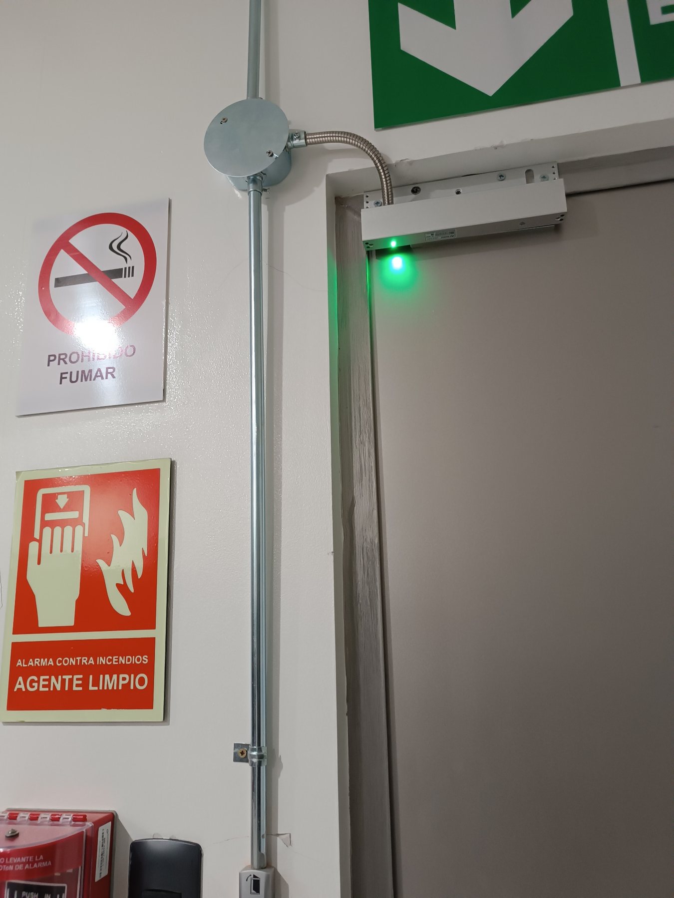 Sistema de control de acceso instalado